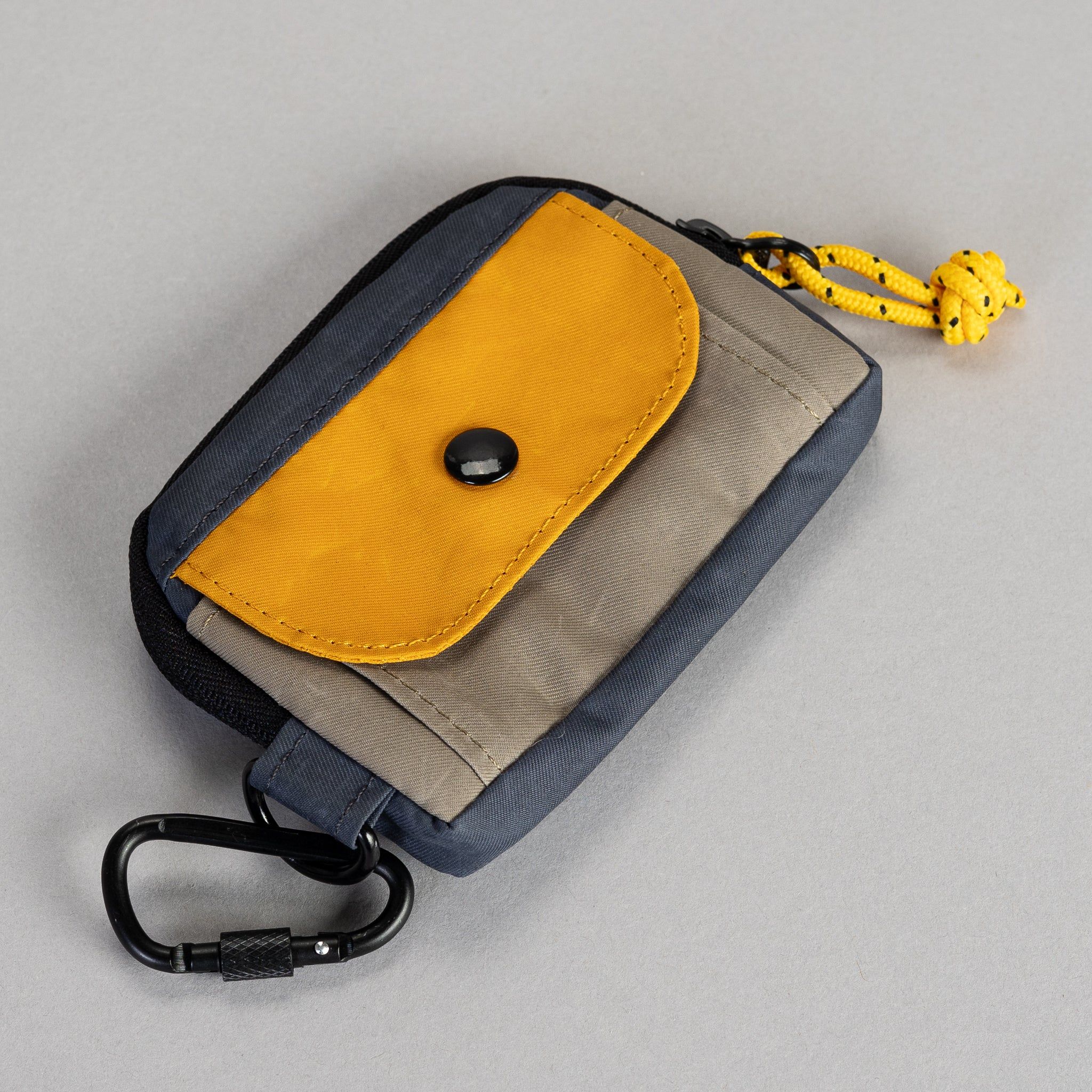khaki-geel-navy